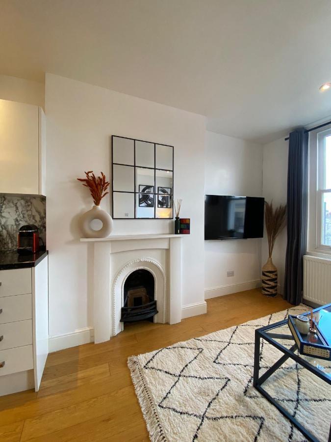 New Stylish Fulham Apartment - 2 Bed Londres Exterior foto